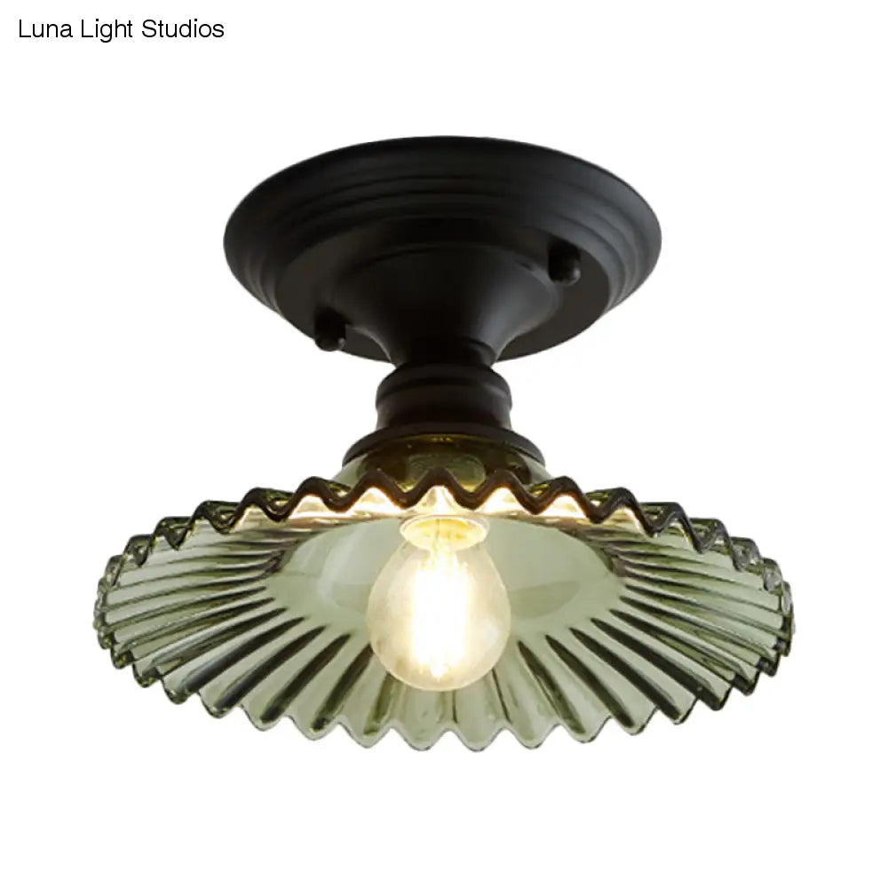 Semi-affleurant industriel festonné – Luminaire à une lumière en verre nervuré transparent/vert pour les espaces intérieurs