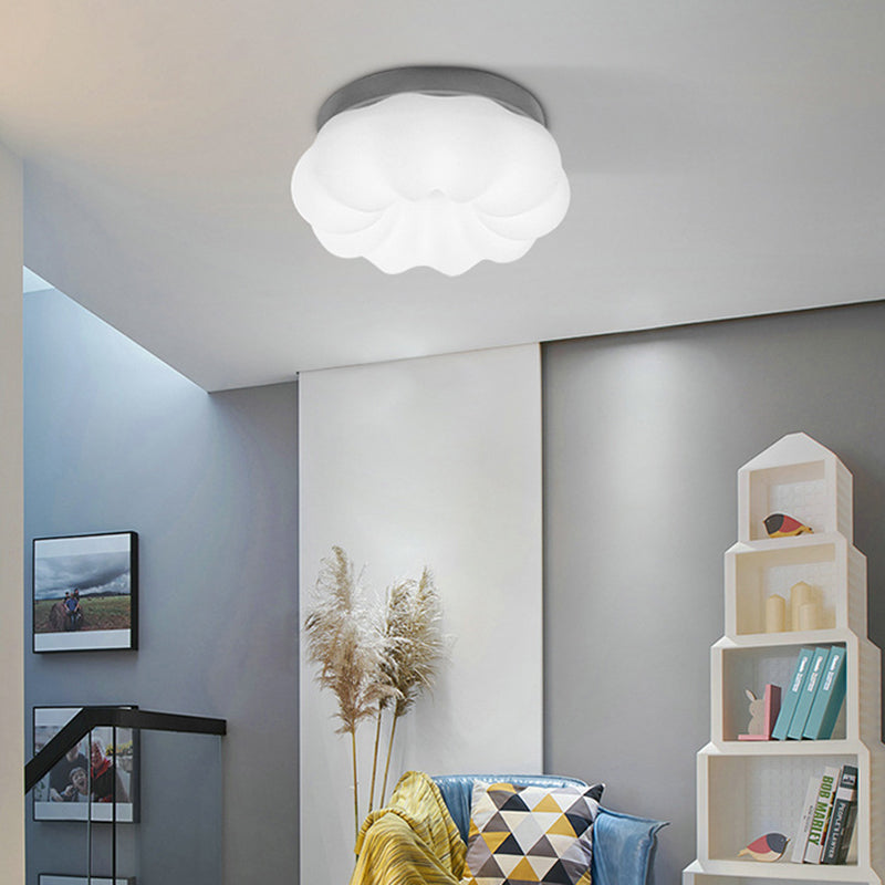 Skurrile Kinderzimmerbeleuchtung: LED-Deckenleuchte Cloud aus Kunststoff in Weiß