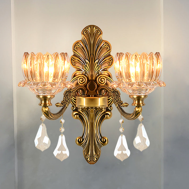 Vintage-Wandleuchte aus Messing mit klarem Glasschirm – Mid-Century-Blumendesign, 1/2-flammige Wandleuchte