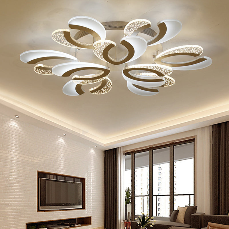 Minimalistische weiße Blumen-LED-Acryl-Unterputzleuchte für die Wohnzimmerdecke
