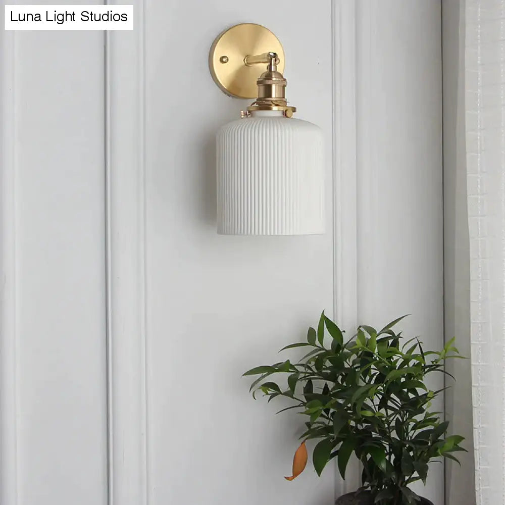 Scandinavische minimalistische slaapkamer nachtkastje badkamer koperen wandlamp