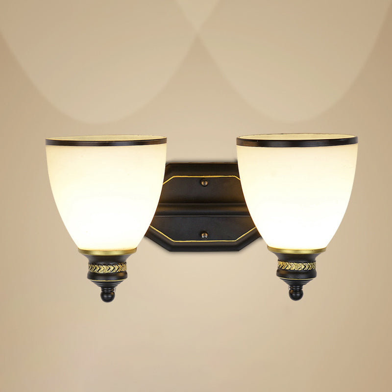 Lampada da parete classica in vetro color crema - Lampada da parete nera a forma di campana per soggiorno
