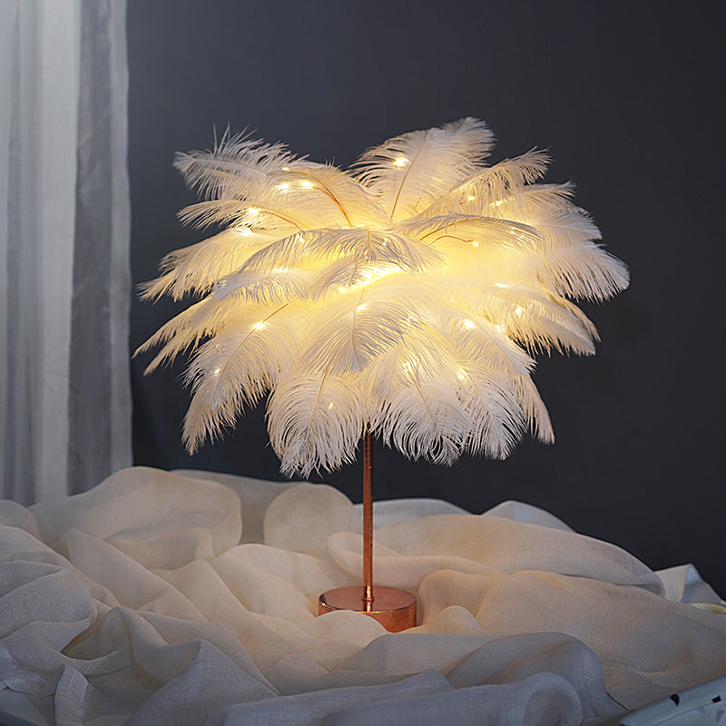 Elegante lámpara de noche de palmera rosa/blanca - Luz de mesa LED con batería de plumas y puerto de carga USB