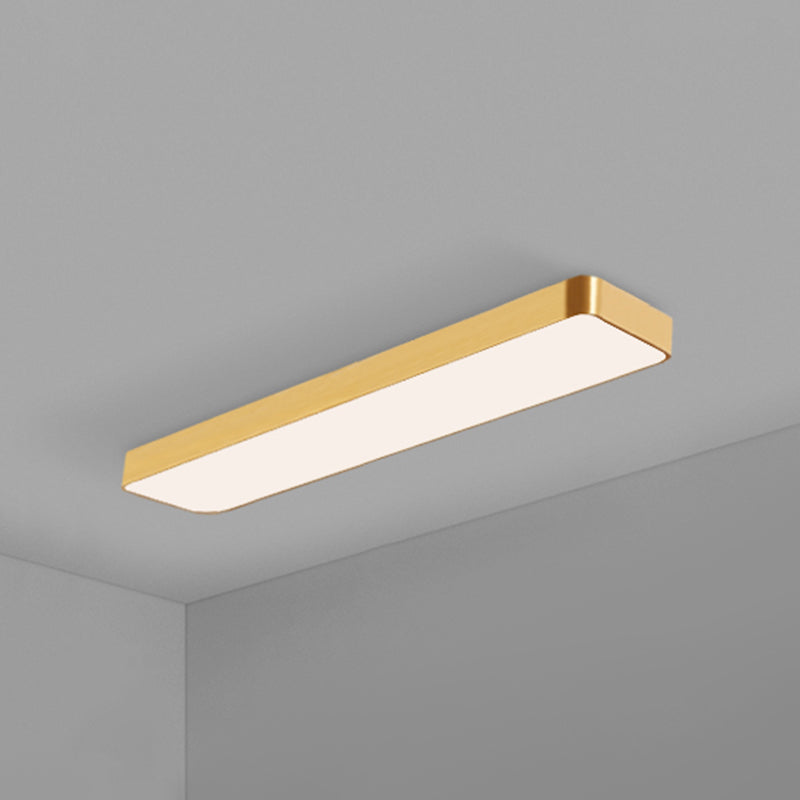 Prosta metalowa lampa sufitowa LED ze złotym wykończeniem - idealna do biur