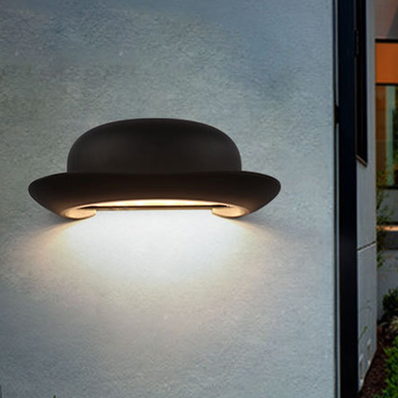 Applique de chambre à coucher LED moderne en noir avec abat-jour en métal, éclairage chaud/naturel