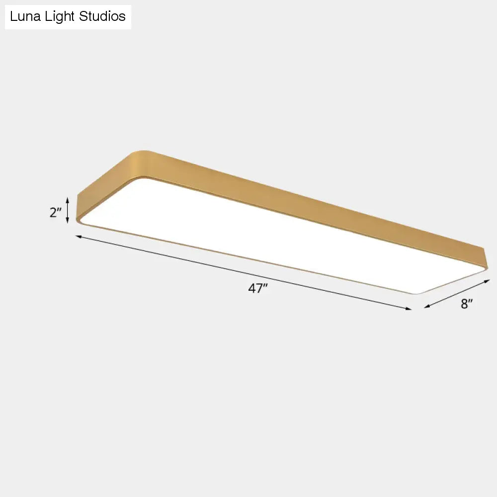 Biurowa lampa LED do montażu podtynkowego o minimalistycznym metalowym kształcie prostokąta i wykończeniu w kształcie słojów drewna — nowoczesne oświetlenie sufitowe