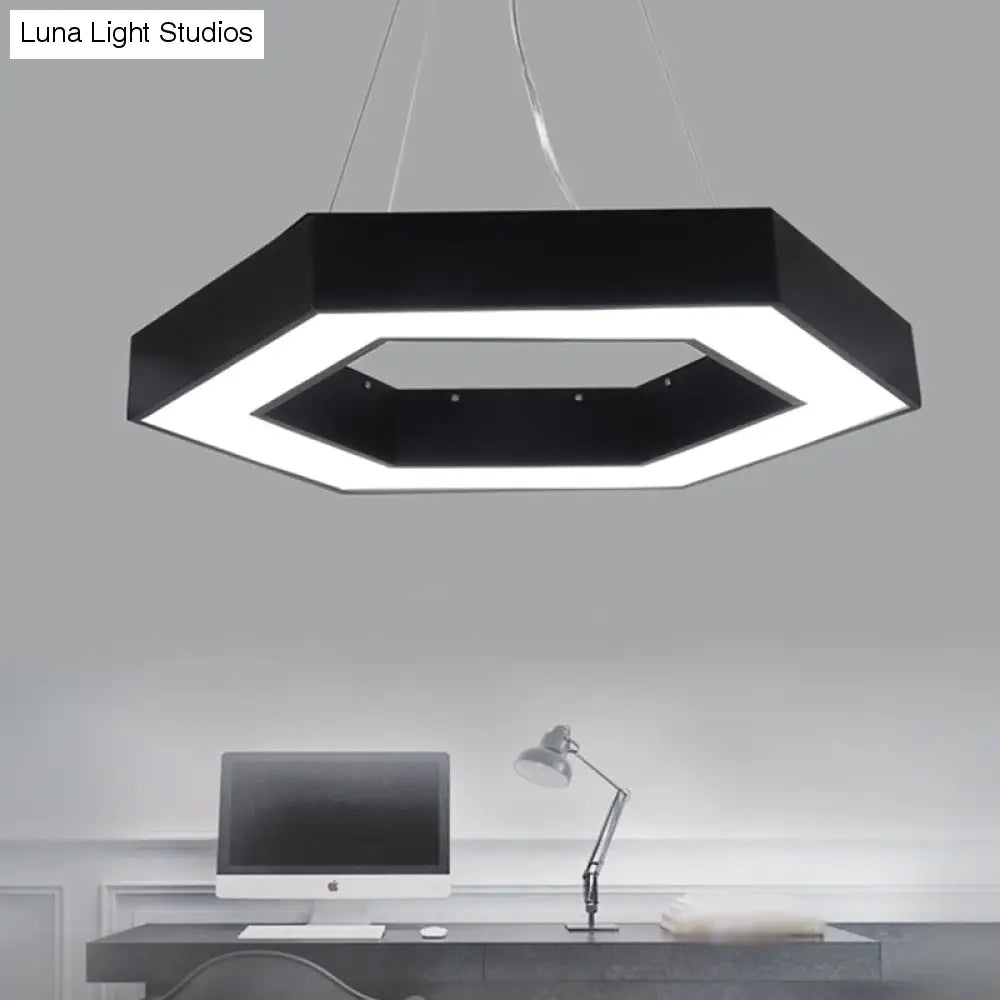 Nowoczesna akrylowa sześciokątna lampa wisząca w kolorze czarno-białym do biura