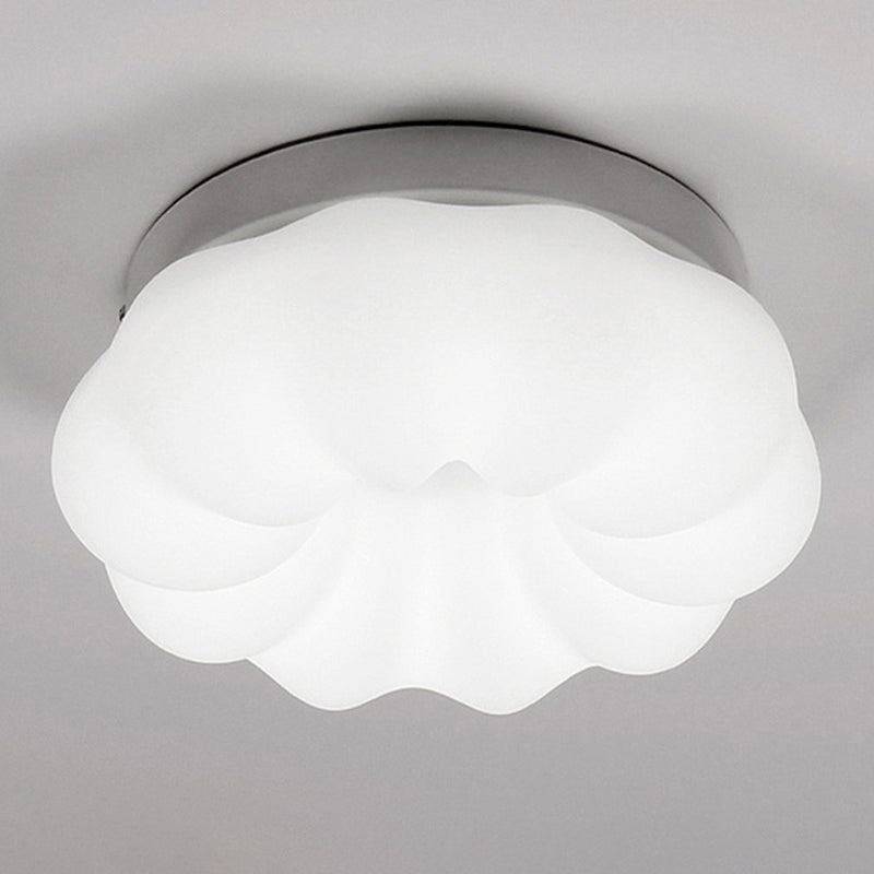 Skurrile Kinderzimmerbeleuchtung: LED-Deckenleuchte Cloud aus Kunststoff in Weiß