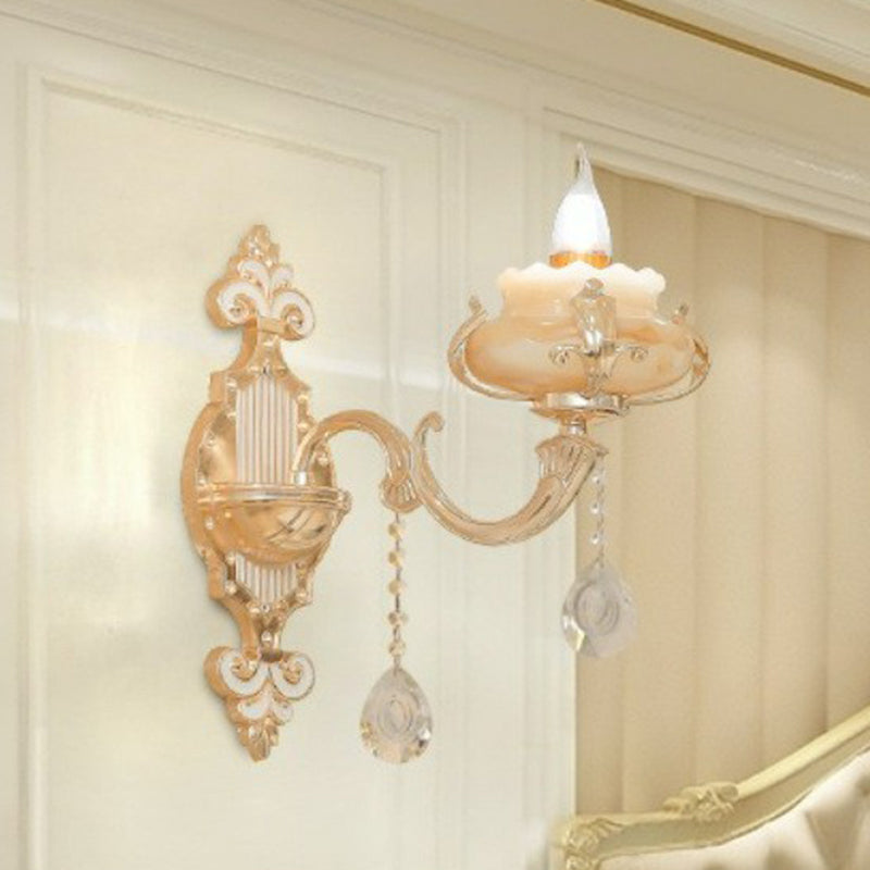 Klassische beige Kerzenwandleuchte mit Kunstjadeglas – Schlafzimmerbeleuchtung