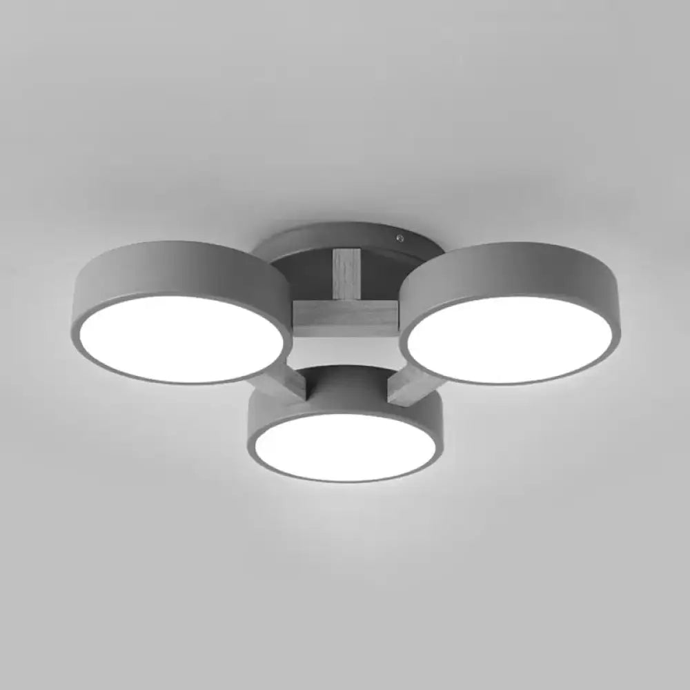 Lampa sufitowa Macaron Loft do montażu półpodtynkowego – metalowa oprawa bębnowa z 3 głowicami do salonów