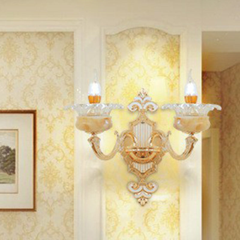 Klassische beige Kerzenwandleuchte mit Kunstjadeglas – Schlafzimmerbeleuchtung