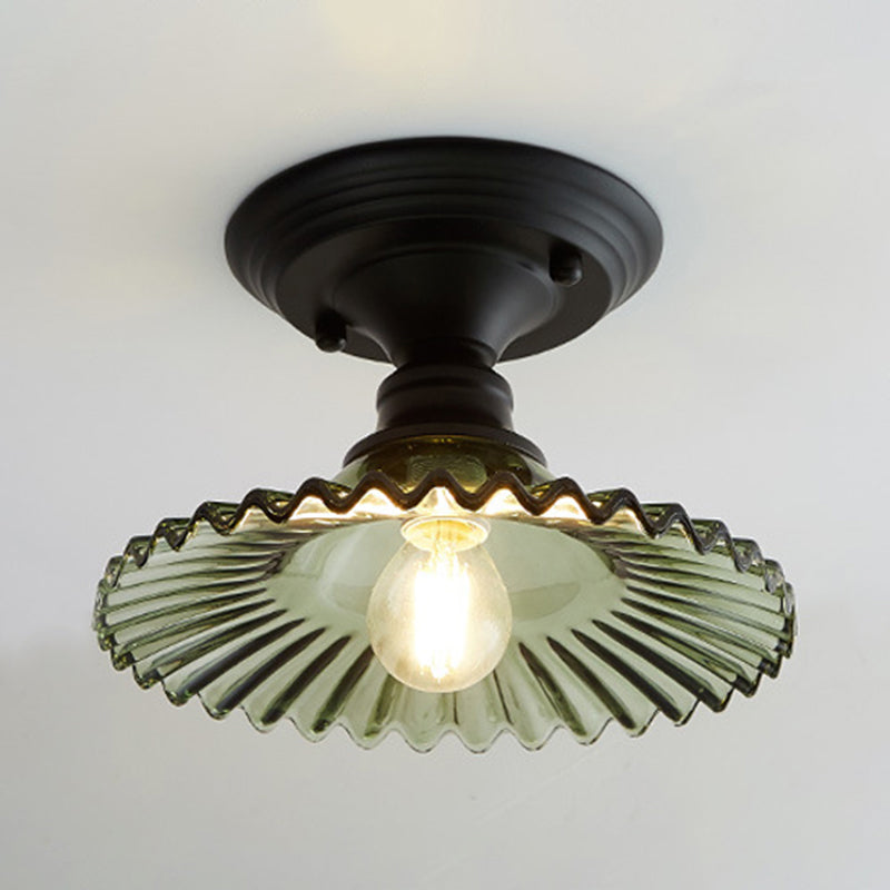 Semi-affleurant industriel festonné – Luminaire à une lumière en verre nervuré transparent/vert pour les espaces intérieurs