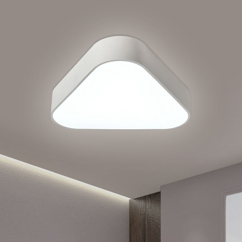 Dreiecksspaß: LED-Unterputzleuchte aus Acryl für Kinder in Weiß/Gelb/Violett für deckennahe Beleuchtung
