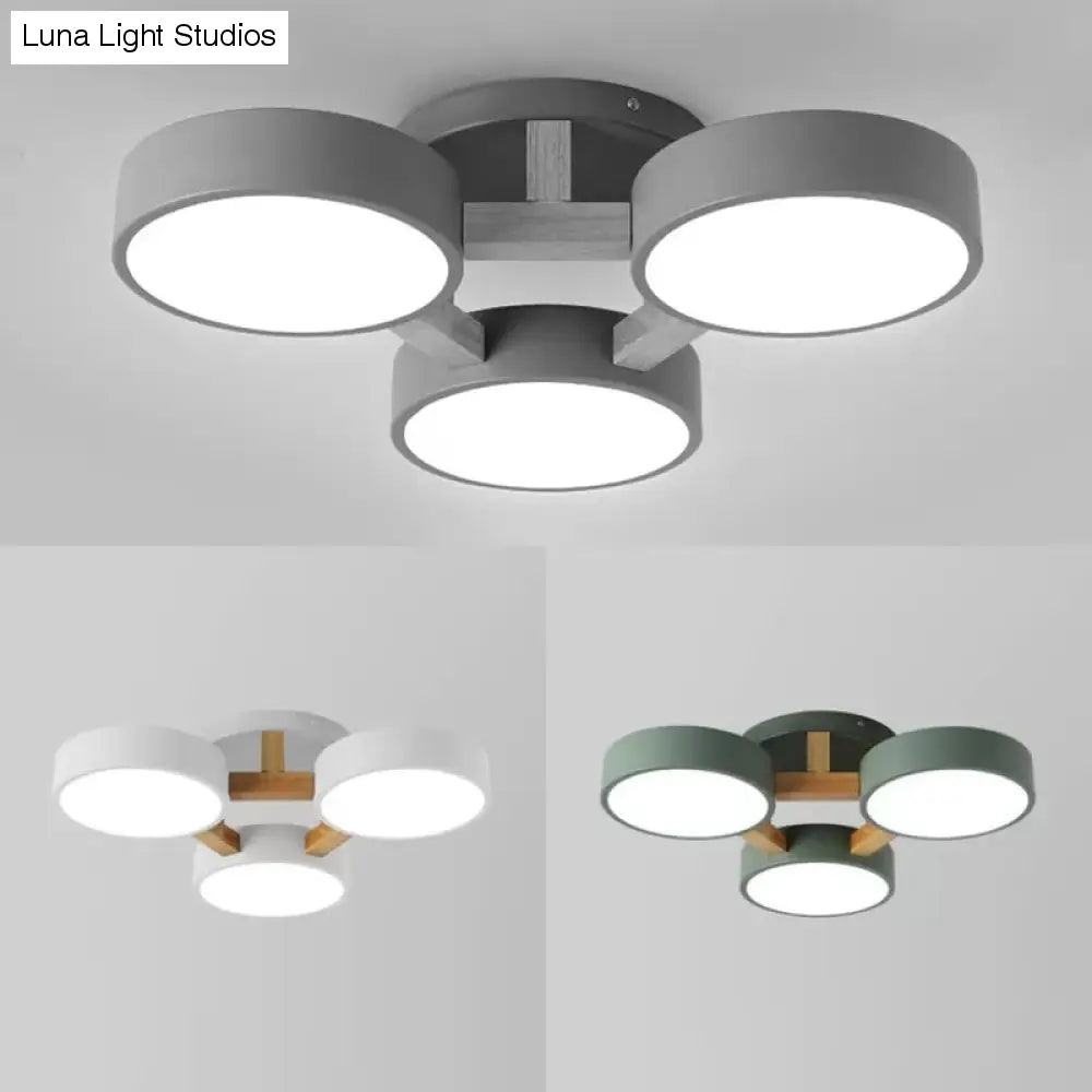 Lampa sufitowa Macaron Loft do montażu półpodtynkowego – metalowa oprawa bębnowa z 3 głowicami do salonów