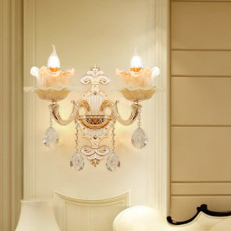 Klassische beige Kerzenwandleuchte mit Kunstjadeglas – Schlafzimmerbeleuchtung