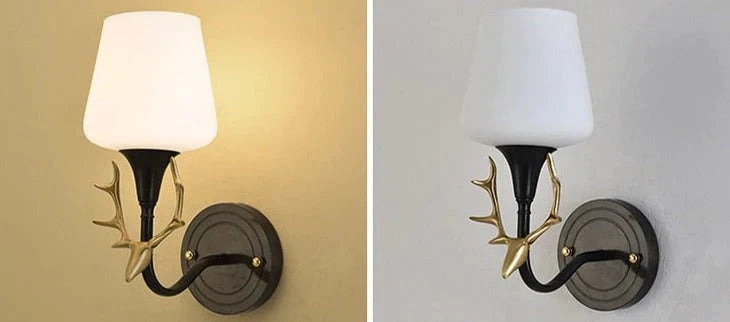 Mooie gewei slaapkamer nachtkastje trap volledig koperen wandlamp