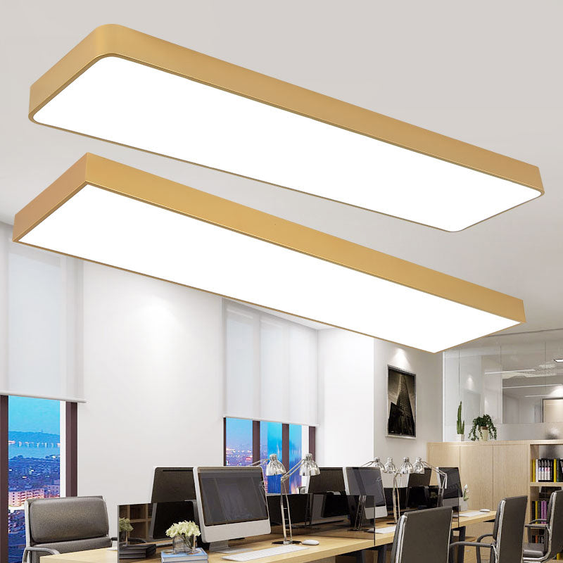 Biurowa lampa LED do montażu podtynkowego o minimalistycznym metalowym kształcie prostokąta i wykończeniu w kształcie słojów drewna — nowoczesne oświetlenie sufitowe