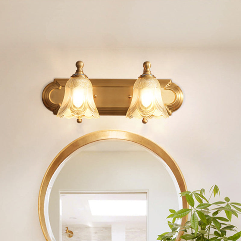 Aplique de tocador estilo vintage con pantalla de vidrio transparente, iluminación de pared dorada para baño - 2/3 opciones de bombilla - 18 pulgadas/24 pulgadas de ancho