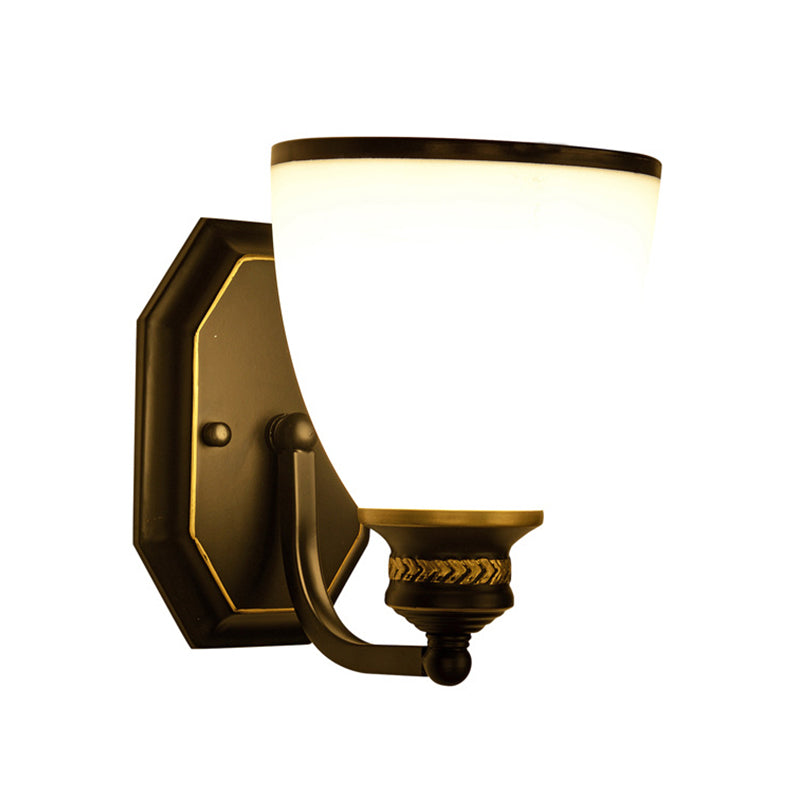 Lampada da parete classica in vetro color crema - Lampada da parete nera a forma di campana per soggiorno