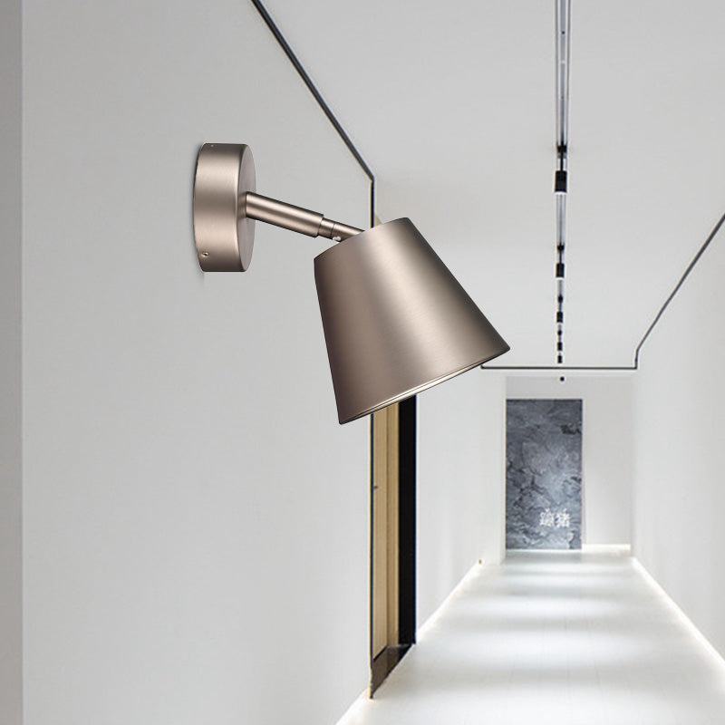 Taps toelopende LED-badkamerwandkandelaar - Minimalistisch metalen ontwerp - 1 kop - Wit/Chroom