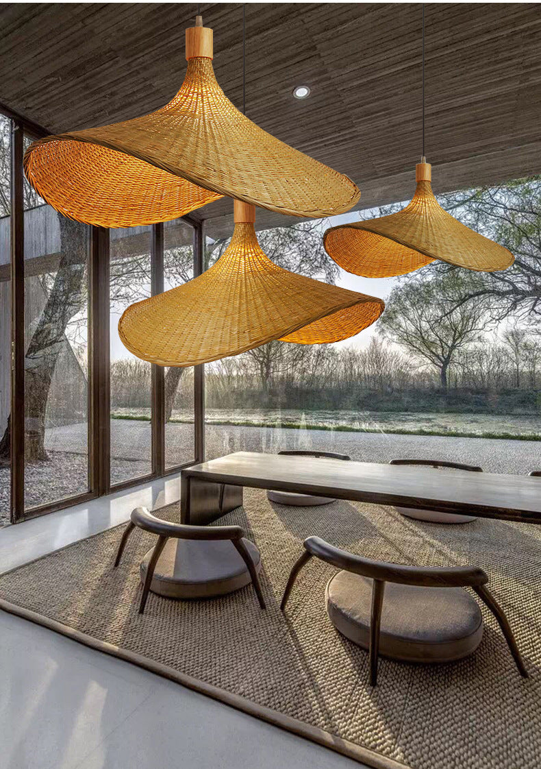 Kit lampada a sospensione a forma di cappello di paglia beige Lampada a sospensione da soffitto in rattan asiatico a 1 luce per tavolo da pranzo