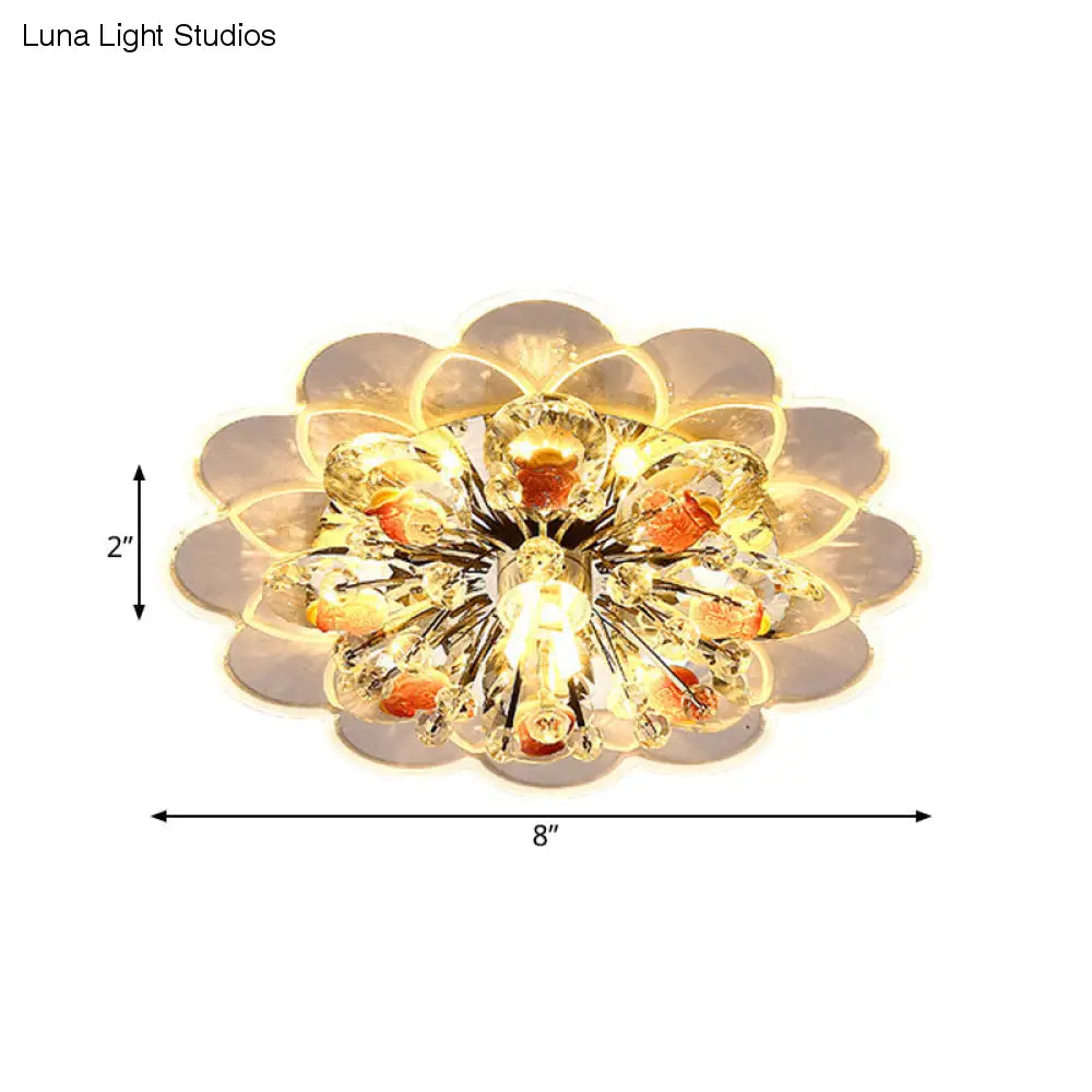 Plafonnier LED floral moderne à encastrer avec cristal biseauté en rouge pour porche, avec options de lumière rose, blanche et chaude.