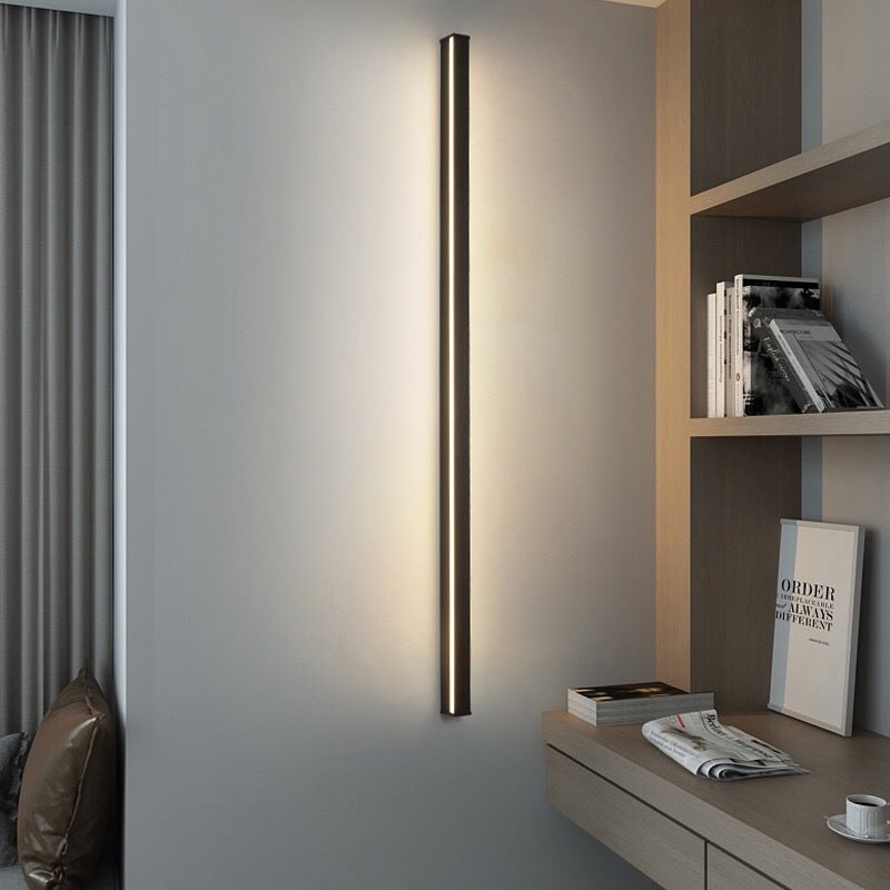 Strakke zwarte LED-wandkandelaar voor gangen - lineair inbouwontwerp