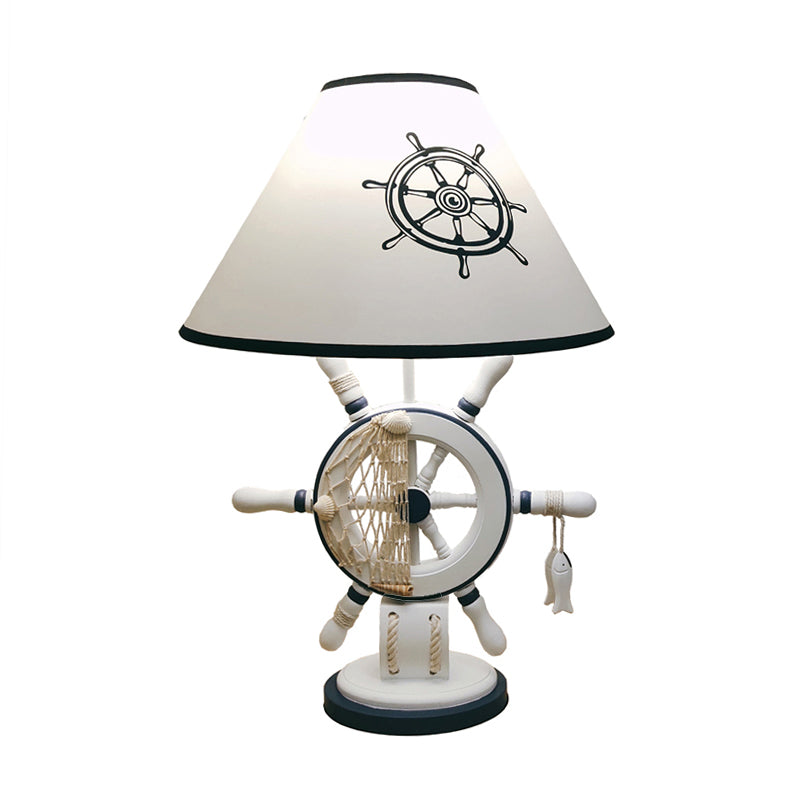Lampe de table de chevet conique blanche pour enfants – Éclairage de table en tissu à 1 lumière avec base de gouvernail/phare