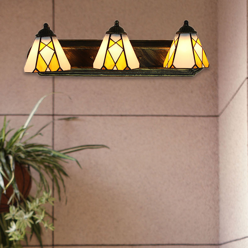 Tiffany Cone wandlamp met 3 geel/amberkleurige glazen schanskoppen - Perfect voor gangverlichting