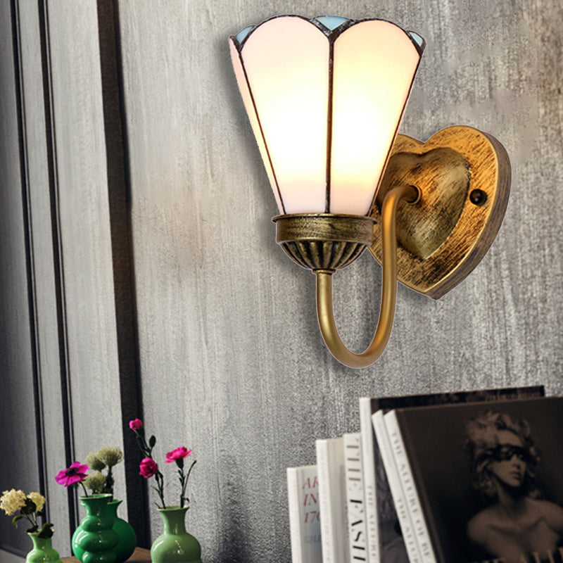 Lily gebrandschilderd glas wandmontage licht - Tiffany stijl schansverlichting voor gang - wit/blauw/antiek messing afwerking