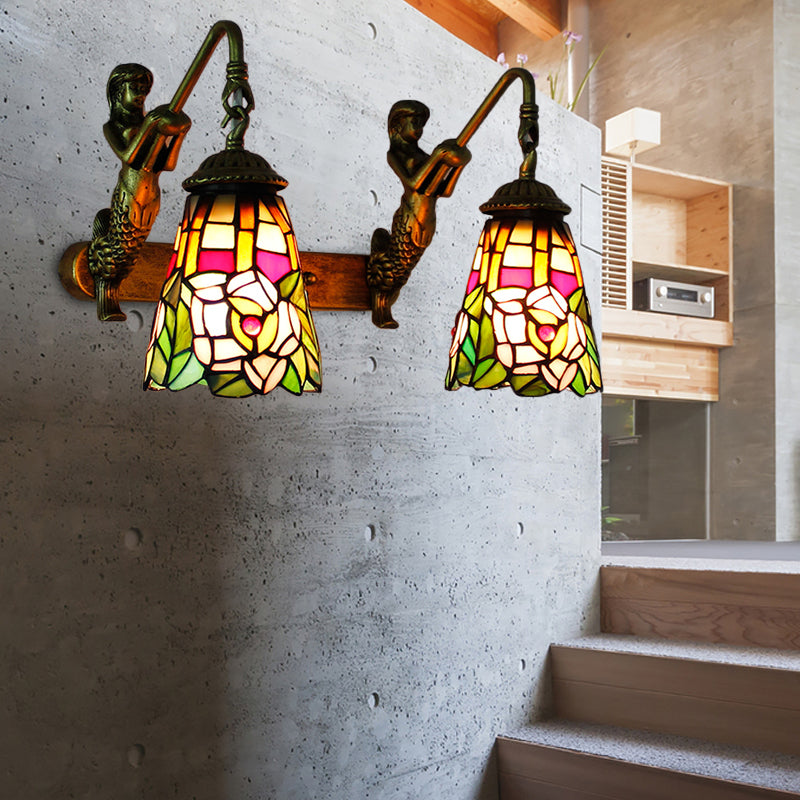 Meerkleurig glas-in-lood Tiffany uitlopende wandmontagelamp - 2-koppige gang met pauwstaart/bloempatroon
