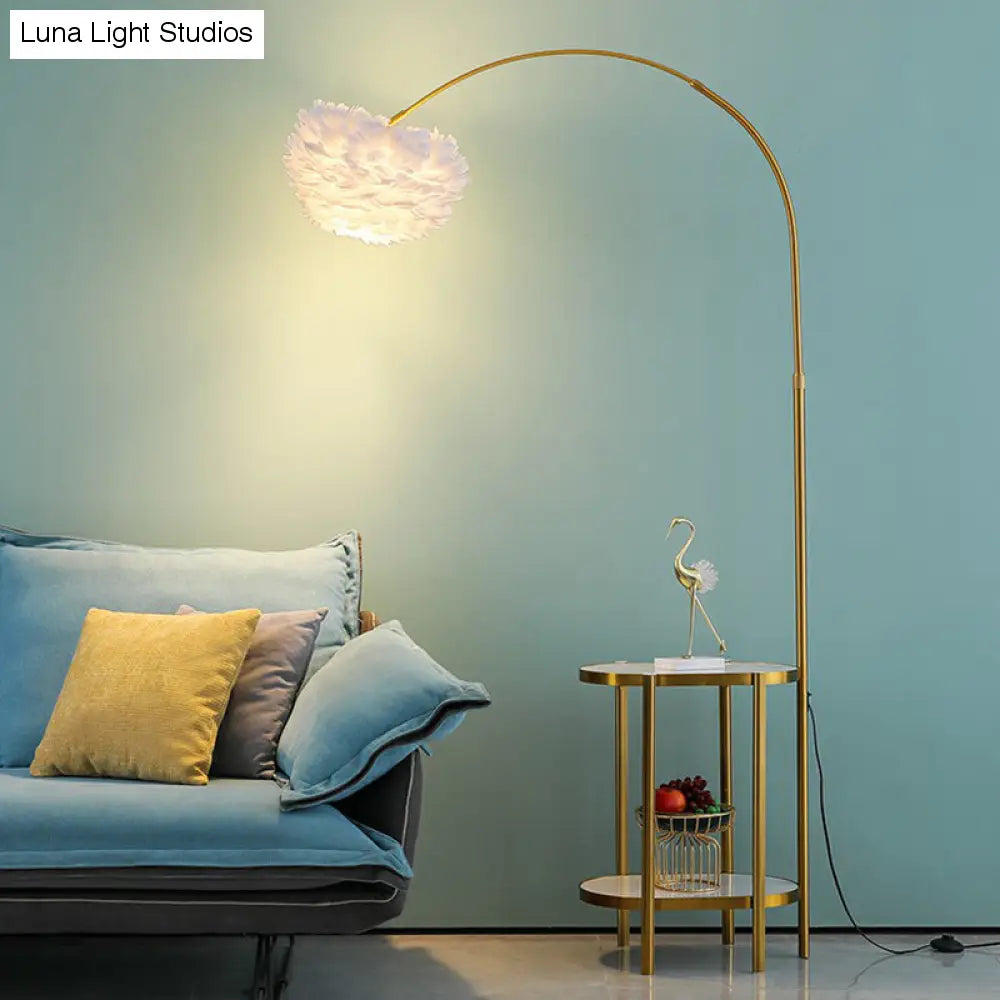 Modern Metallic Arc Arm Standing Light with Feather Shade and 2-Tier Shelf - 1-Light Floor Lighting for Living Room