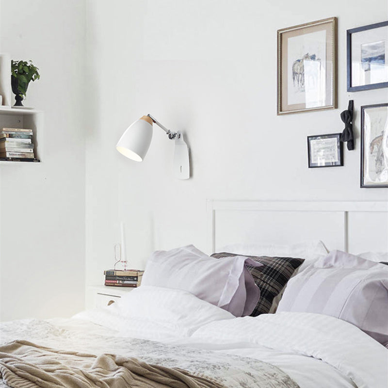 Lampada da parete minimalista affusolata in bianco e nero con interruttore, ideale per lo studio