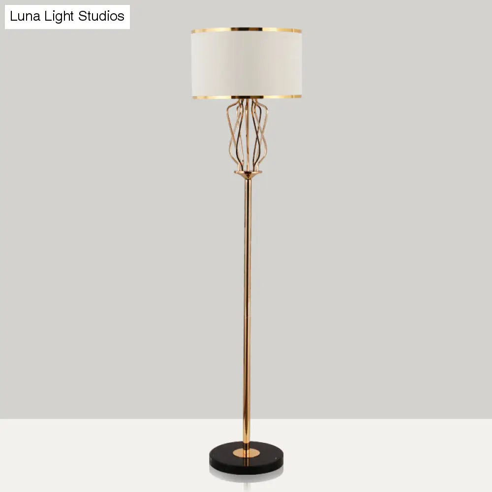 Classic Style Round Fabric Floor Lamp with 1 Head, Brass Finish – Ideal for Living Room Lighting