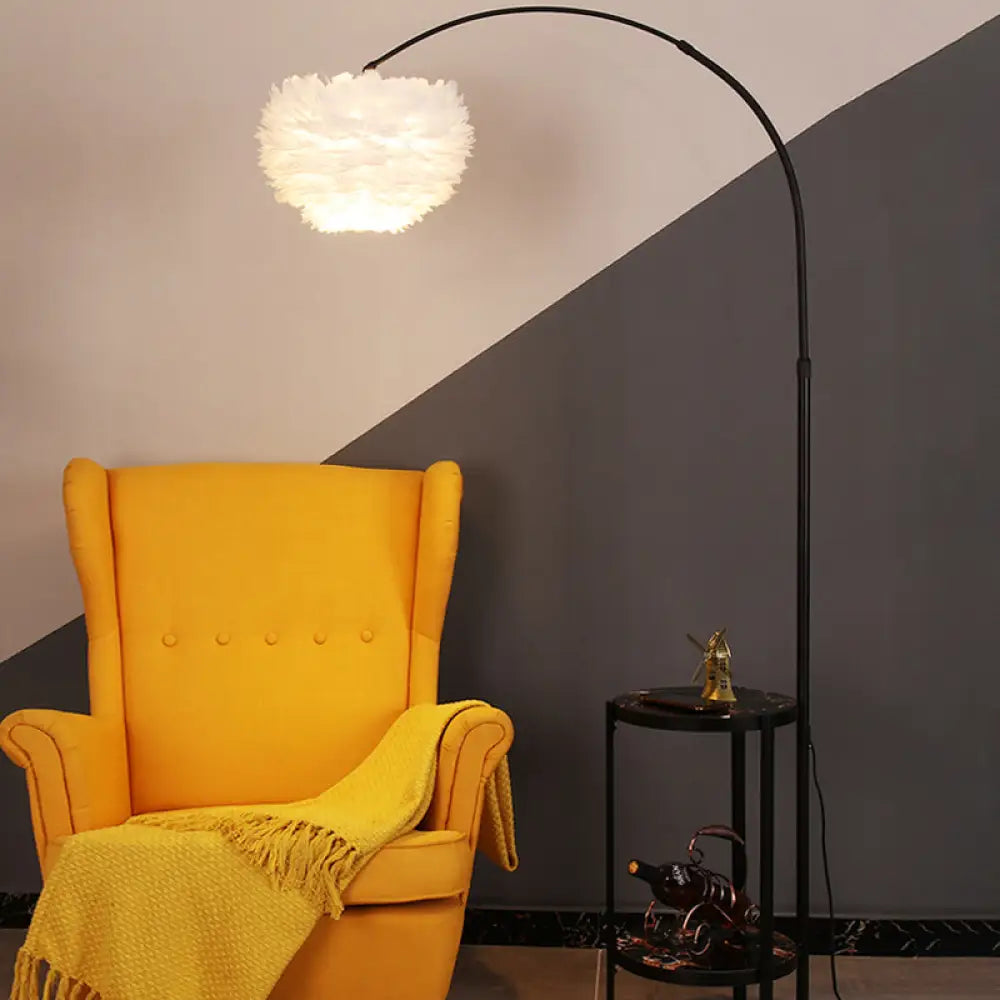 Modern Metallic Arc Arm Standing Light with Feather Shade and 2-Tier Shelf - 1-Light Floor Lighting for Living Room
